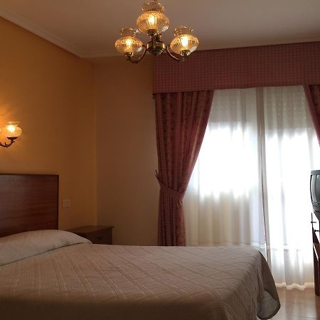 Hotel Restaurante Derby Carballino Eksteriør bilde