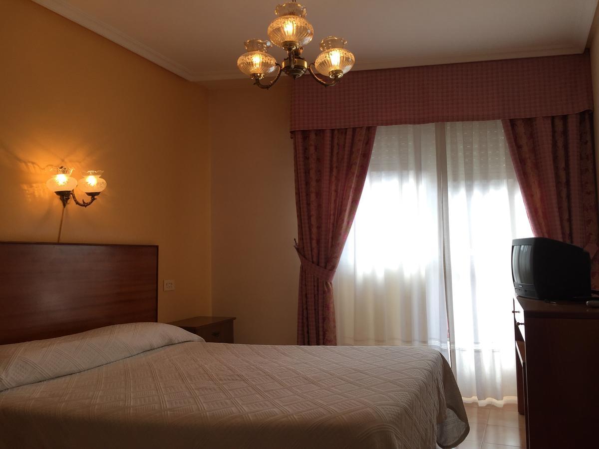 Hotel Restaurante Derby Carballino Eksteriør bilde